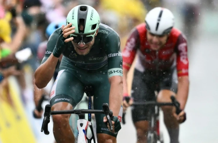 L'Italien Jonathan Milan s'impose au sprint lors de la 17e étape du Tour de France à Valence, le 23 juillet 2025