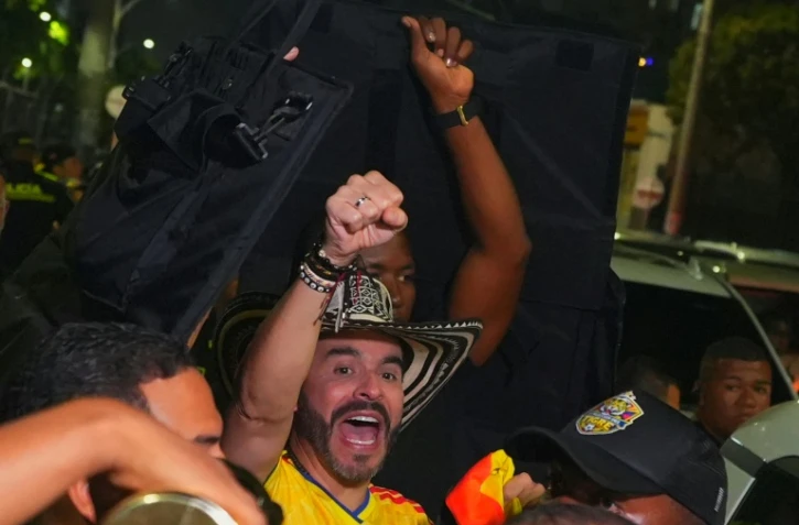 e candidat à la présidentielle Abelardo de la Espriella à l'issue d'une réunion à Barranquilla,l e 20 juin 2026 en Colombie