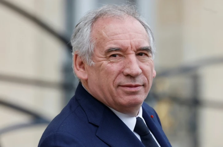 Le Premier ministre François Bayrou quitte le Palais de l'Elysée à Paris après la réunion hebdomadaire du cabinet, le 16 avril 2025