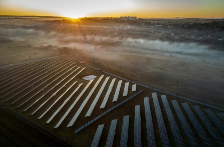 Vue aérienne de l'installation solaire de Frankfort, le 11 mai 2023 en Afrique du Sud