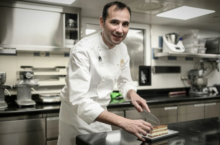 Le chef pâtissier du Ritz dans son laboratoire à Paris, le 15 novembre 2019