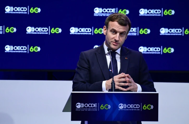Le président français Emmanuel Macron durant la cérémonie marquant le 60e anniversaire de la création de l'OCDE à Paris, le 14 décembre 2020