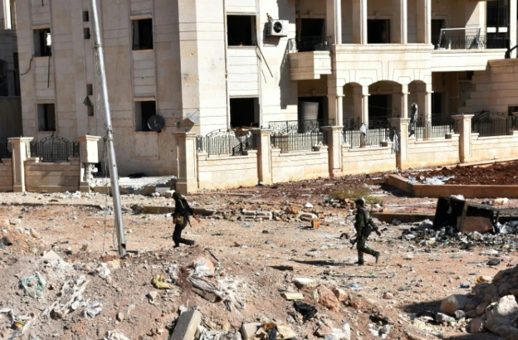 Des soldats syriens pro-gouvernement à Alep, le 4 novembre 2016 