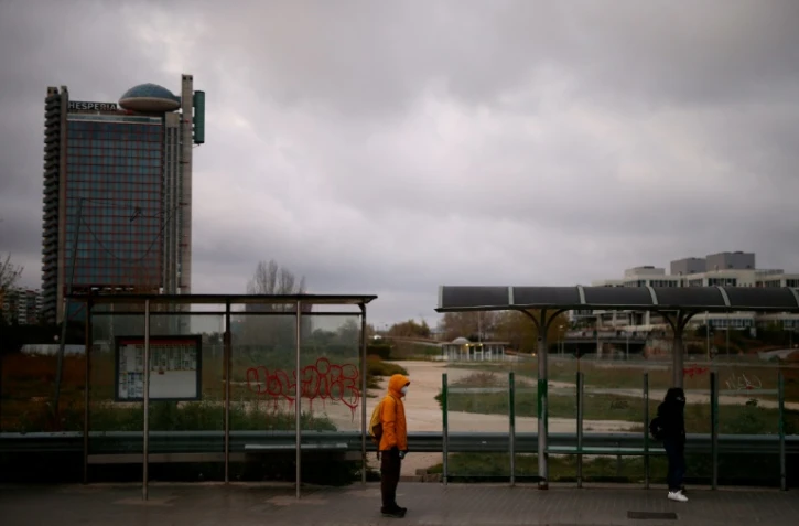 Devant l'hôpital de Bellvitge, le 22 mars 2020 près de Barcelone