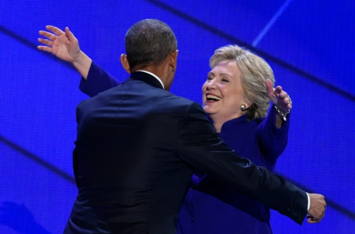 Barack Obama et Hillary Clinton lors de la convention démocrate le 28 juillet 2016 à Philadelphie