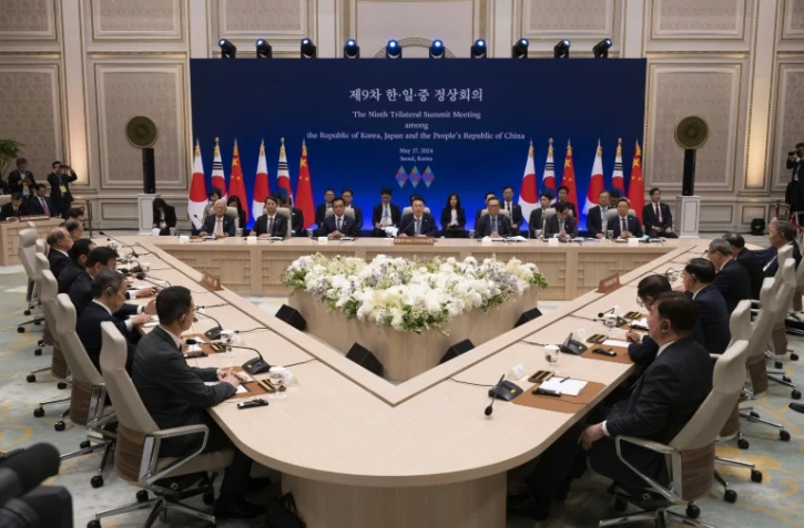 Sommet trilatéral avec le président sud-coréen Yoon Suk Yeol, le Premier ministre chinois Li Qiang et le Premier ministre japonais Fumio Kishida, le 27 mai 2024 à Séoul