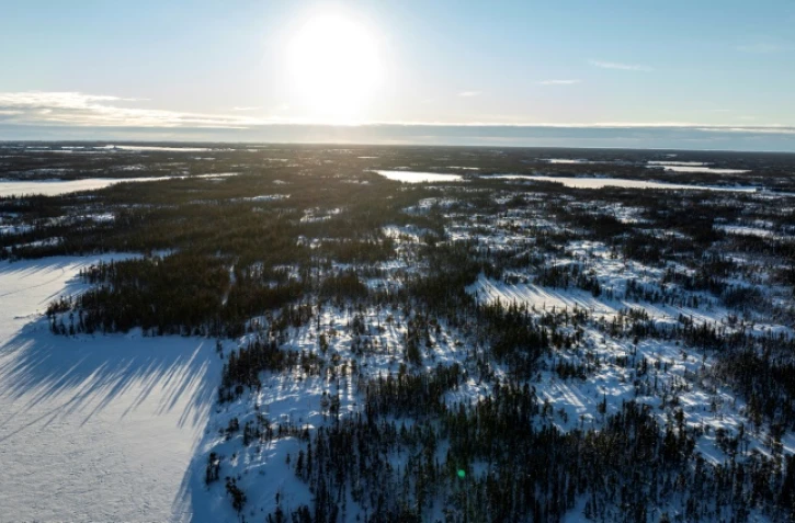 Vue aérienne de Yellowknife, dans les territoires du Nord-Ouest au Canada, le 24 janvier 2025