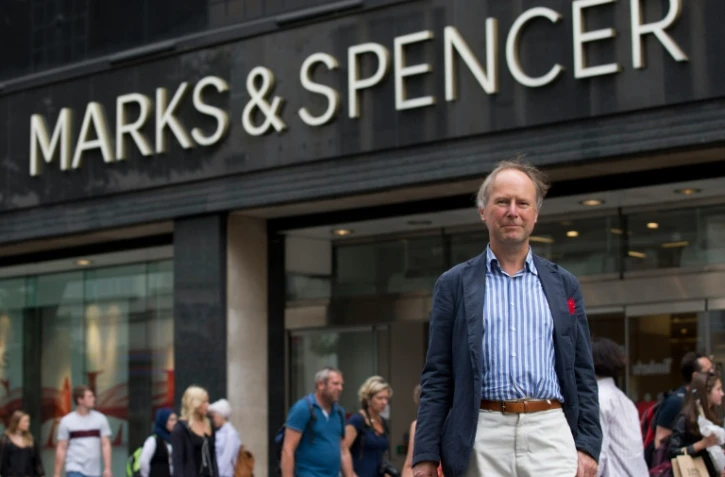 Nigel Rodgers devant un magasin Marks and Spencer sur Oxford Street à Londres le 18 août 2016