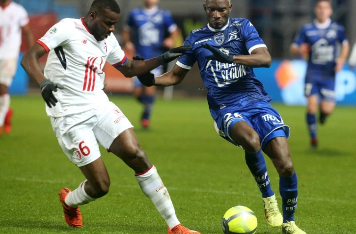 Le joueur de Lille Ibrahim Amadou (g) lors du déplacement à Troyes le 20 janvier 2018