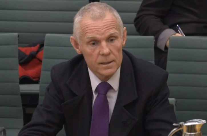 L'entraîneur cycliste Shane Sutton, le 29 décembre  2016 à Londres devant le comité parlementaire britannique pour culture, médias es sports