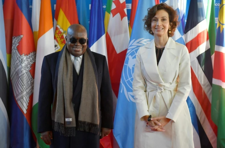 La directrice générale de l'Unesco Audrey Azoulay et le président du Ghana Nana Akufo-Addo le 12 novembre 2021 au siège de l'Unesco à Paris