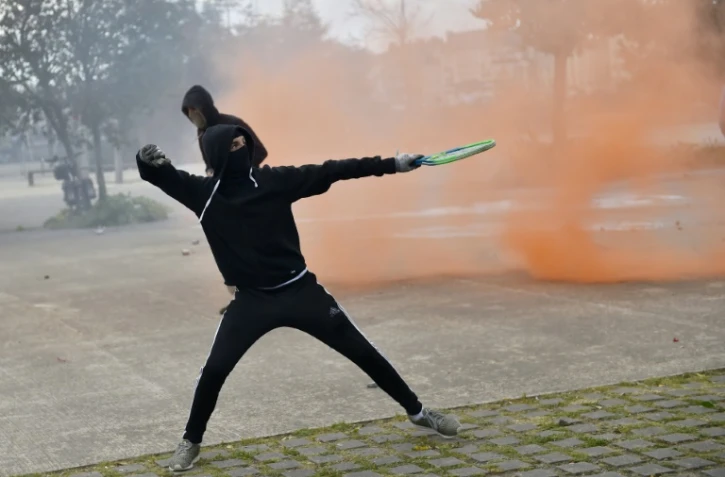 Un "casseur" masqué le 28 avril 2016 à Nantes