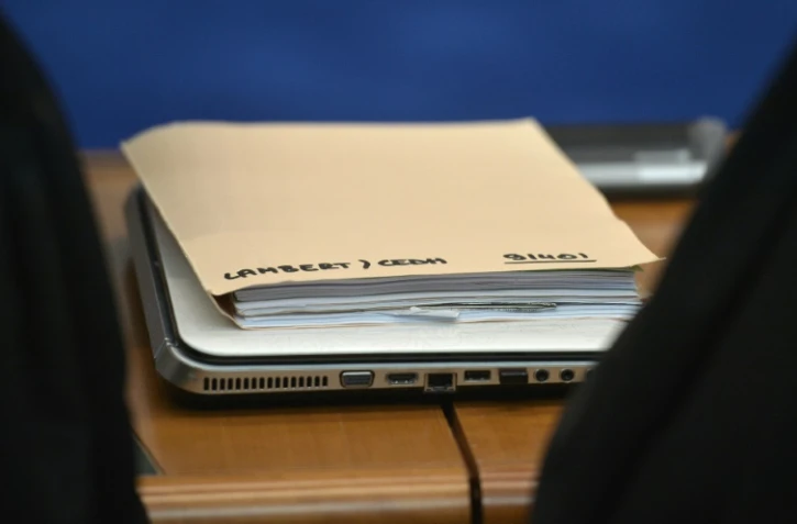 Documents du dossier Vincent Lambert lors de l'audience à la Cour Auropéenne des Droits de l'Homme le 5 juin 2015 à Strasbourg