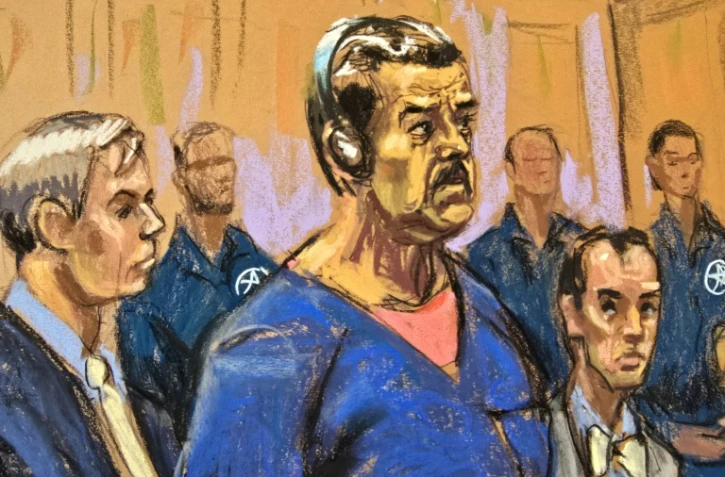 Ce croquis d'audience représente le président vénézuélien déchu, Nicolas Maduro (au centre), assistant à sa mise en accusation au tribunal fédéral Daniel Patrick Moynihan, le 5 janvier 2026, à New York