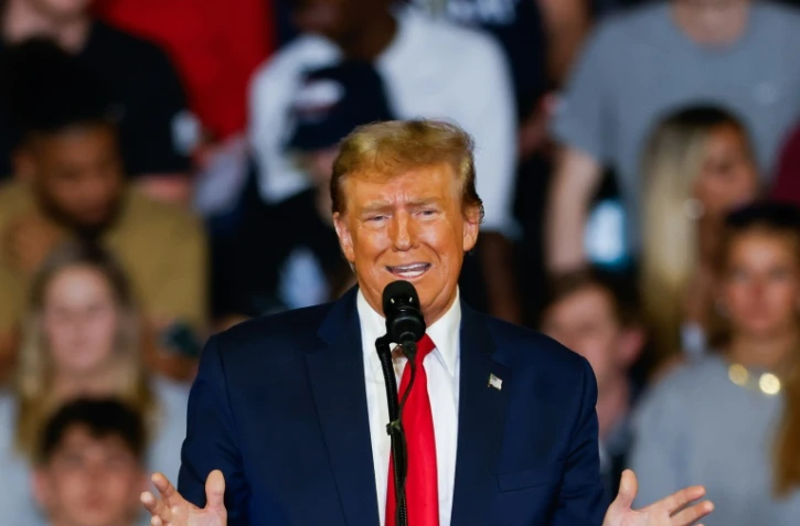 L'ancien président américain Donald Trump lors d'une réunion publique à Conway en Caroline du Sud le 10 février 2024