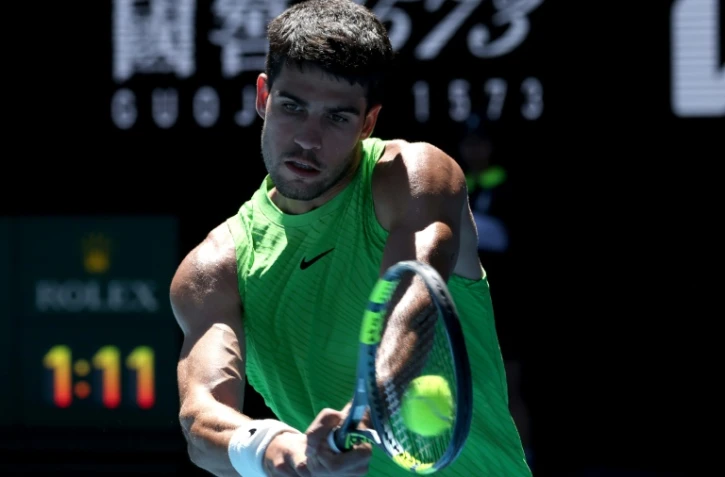 L'Espagnol Carlos Alcaraz contre le Français Corentin Moutet au troisième tour de l'Open d'Australie le 23 janvier 2026 à Melbourne