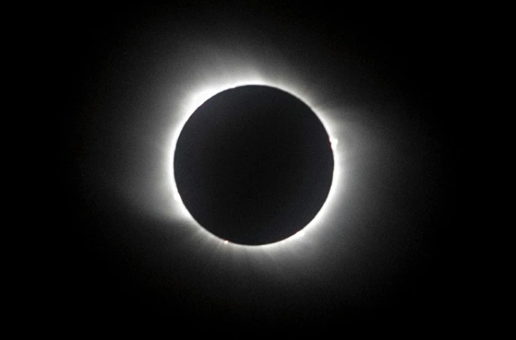 Eclipse totale de soleil observée depuis Pucon, dans le sud du Chili, le 14 décembre 2020