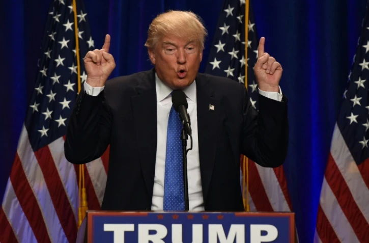 Certains partisans de Donald Trump voient ainsi la patte des démocrates dans les accusations de propos et de gestes déplacés portées par une dizaine de femmes depuis un mois