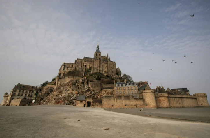 Vue du Mont-Saint Michel, placé en confinement dans la lutte contre le nouveau coronavirus, le 20 mars 2020