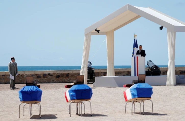 Emmanuel Macron rend hommage aux sauveteurs de la SNSM  morts en portant secours à un chalutier en détresse, le 13 juin 2019 aux Sables-d'Olonne en Vendée