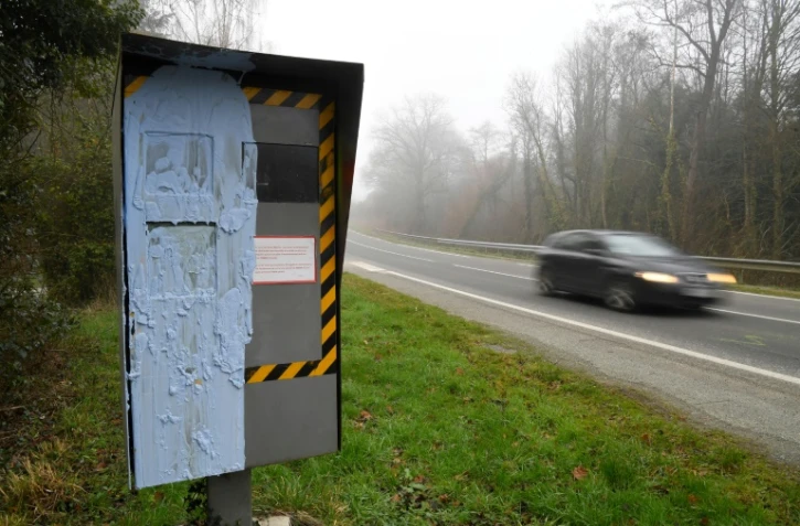 Radar dégradé à Bonnemain, dans l'ouest de la France, photographié fin décembre 2018