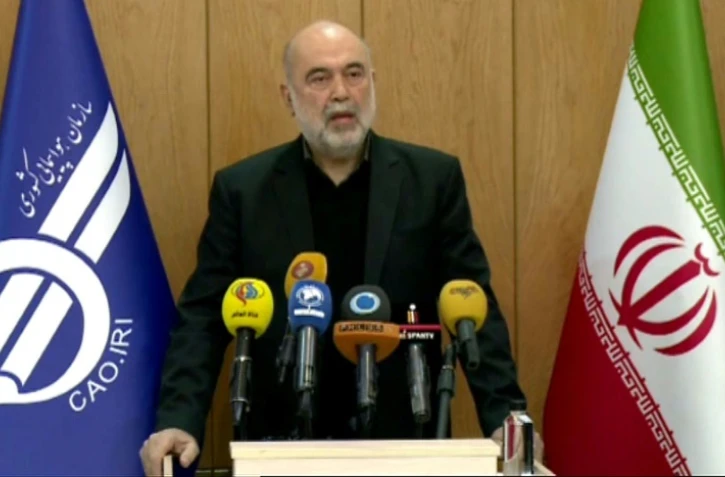 Capture écran d'une vidéo fournie par Iran Press news agency montrant Ali Abedzadeh président de l'Organisation de l'aviation civile iranienne, lors d'une conférence de presse à Téhéran, le 10 janvier 2020