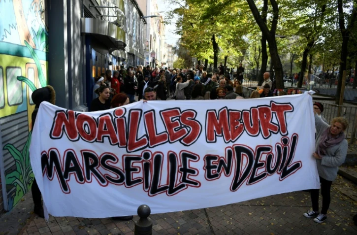 Marche blanche à Marseille samedi 10 novembre 2018, en hommage aux 8 morts de l'effondrement deux immeubles vétustes, le 5 novembre 2018.