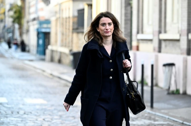 La secrétaire nationale du parti écologiste EELV, Marine Tondelier, arrive pour une réunion avec le président Emmanuel Macron à Saint-Denis, en Seine-Saint-Denis, le 17 novembre 2023