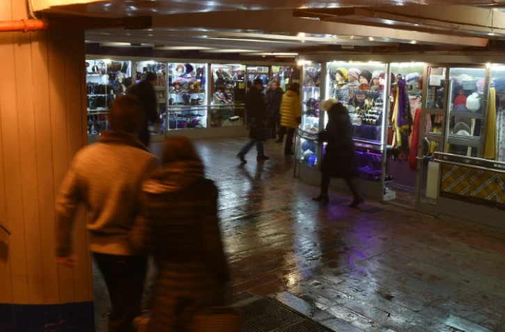 Des anonymes le 30 novembre 2015 dans une rue de Moscou