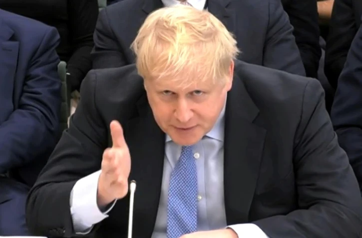 L'ancien Premier ministre britannique lors d'une audience du Comité des privilèges parlementaires, le 22 mars 2023 à Londres