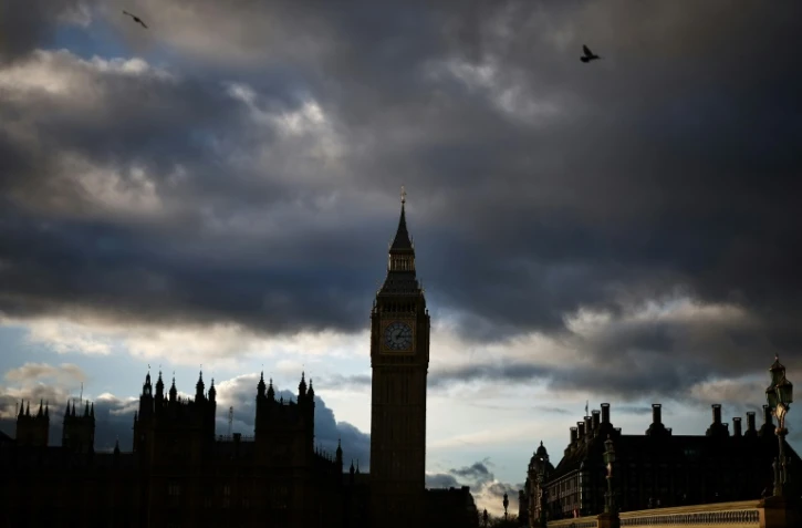 Les impopulaires hausses d'impôts de l'automne n'auront pas suffi: plombée par une économie qui ne décolle pas, la ministre britannique des Finances Rachel Reeves va détailler de nouvelles coupes franches dans les budgets publics