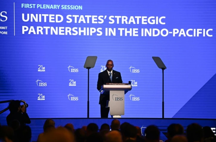 Le secrétaire américain à la Défense Lloyd Austin s'exprime lors du Dialogue Shangri-La, le 1er juin 2024 à Singapour