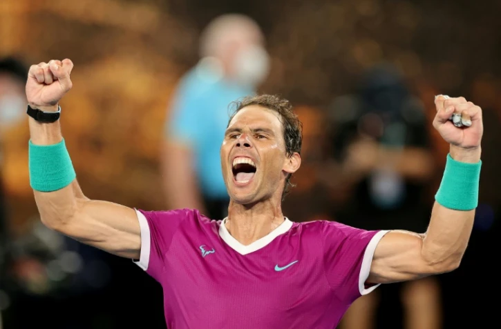 L'Espagnol Rafaël Nadal remporte son 21e titre du Grand Chelem après battu le Russe Daniil Medvedev en finale de l'Open d'Australie, le 31 janvier 2022 à Melbourne