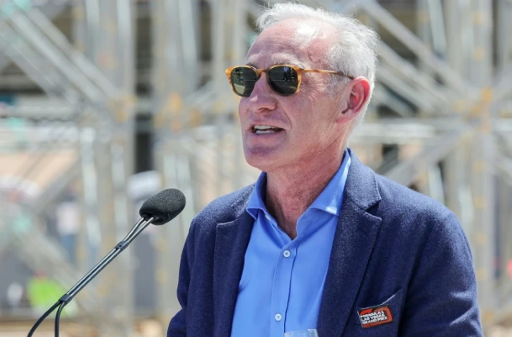 Le PDG de Liberty Media Greg Maffei en marge du GP de F1 de Las Vegas, le 21 avril 2023