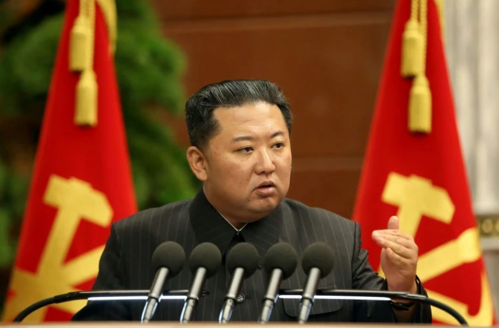 Le dirigeant nord-coréen Kim Jong Un s'exprime devant le Bureau politique du Comité central du Parti des travailleurs, le 2 septembre 2021 à Pyongyang