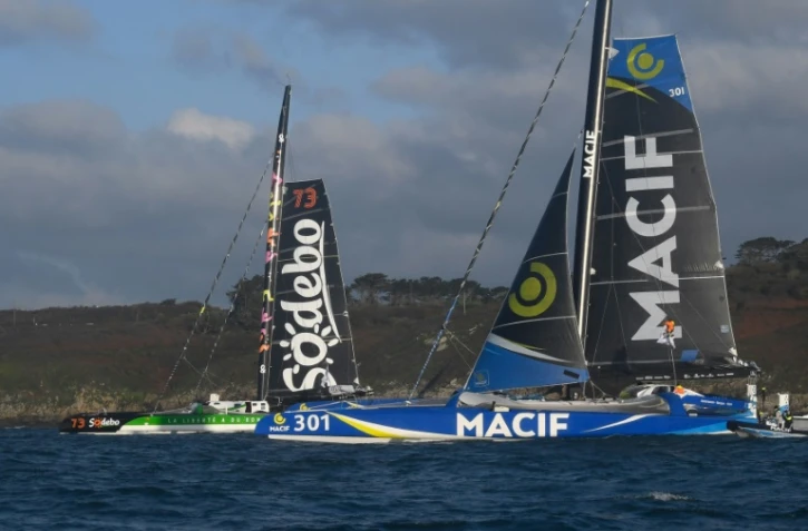 Les multicoques "Macif" de François Gabart et Gwenolé Gahinet et "Sodebo" de Thomas Coville et Jean-Luc Nelias, le 5 novembre 2019 dans la baie de Brest
