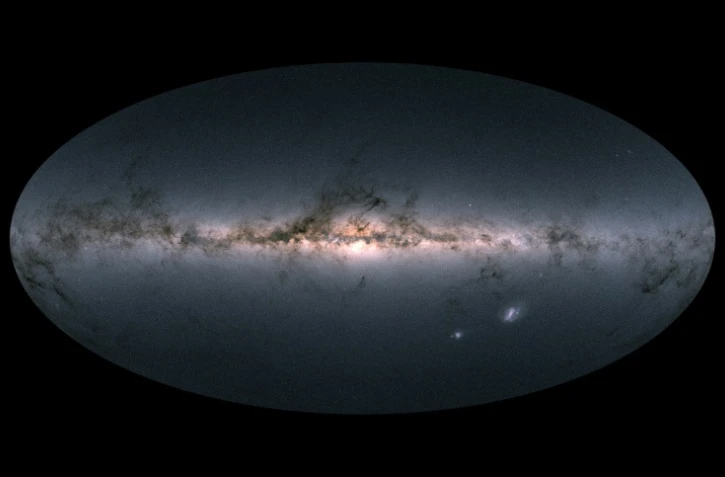 Vue de la Voie lactée et de proches galaxies réalisée par le satellite Gaia à partir de sa mesure de plus d'1,7 milliard d'étoiles, et fournie par l'Agence spatiale européenne le 25 avril 2018 