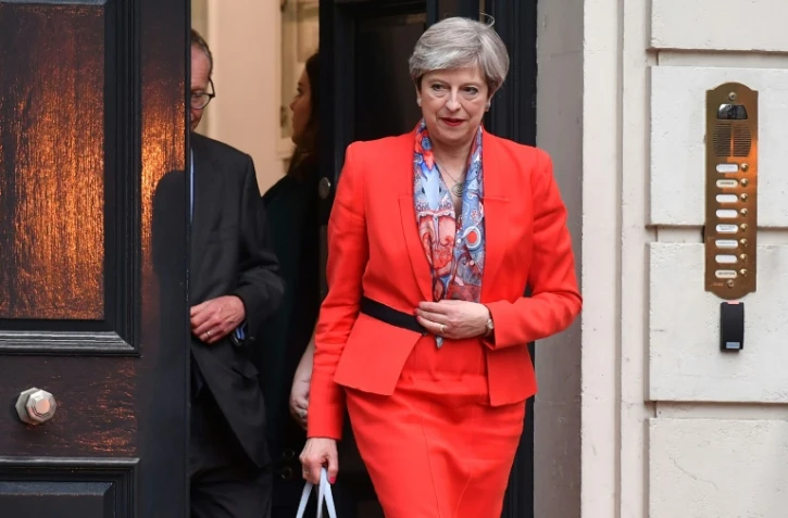 La Première ministre britannique Theresa May quitte le QG du Parti conservateur à Londres le 9 juin 2017