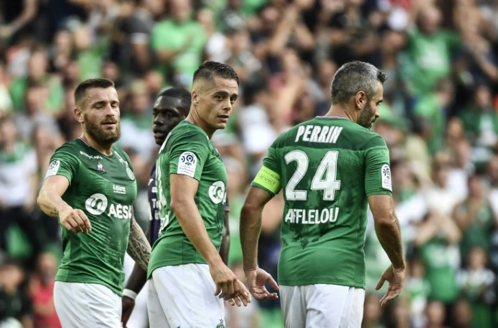Les joueurs de Saint-Etienne se congratulent après un but de Romain Hamouma contre Toulouse, le 15 septembre 2019 à Geoffroy Guichard