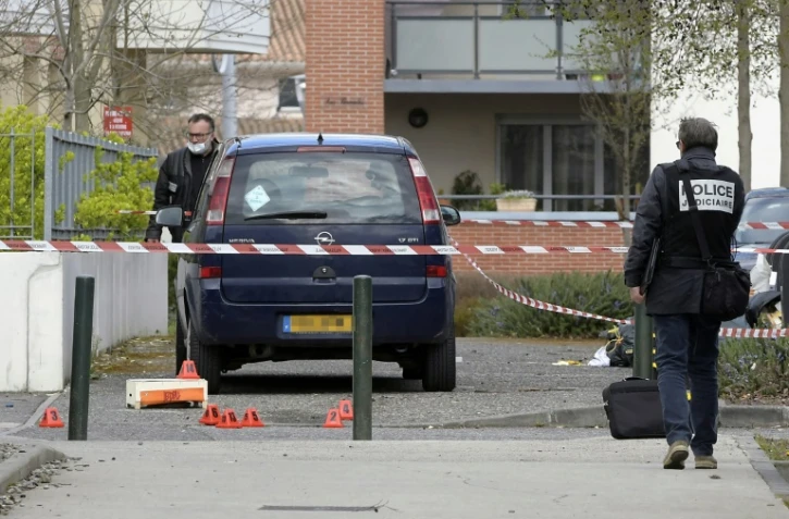 Des policiers à Colomiers, dans le sud de la France, près de l'endroit où le journaliste azerbaïdjanais Rahim Namazov et son épouse ont été la cible de tirs, le 30 mars 2018