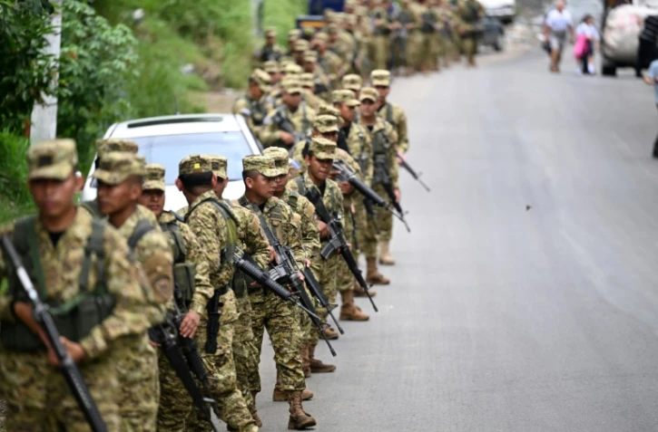 Un bataillon militaire déployé à Apopa, le 11 octobre 2023 au Salvador