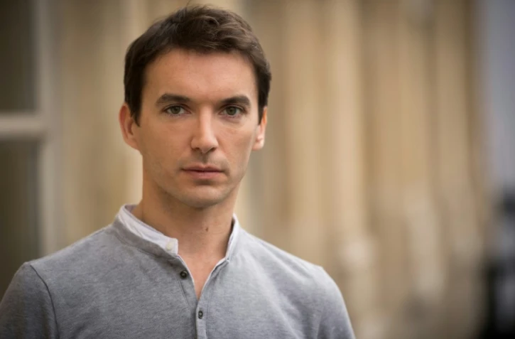 Entré à 25 ans comme artiste auxiliaire à la Comédie-Française, où il est pris en photo ici le 21 novembre 2016, Clément Hervieu-Léger en devient pensionnaire en 2005 