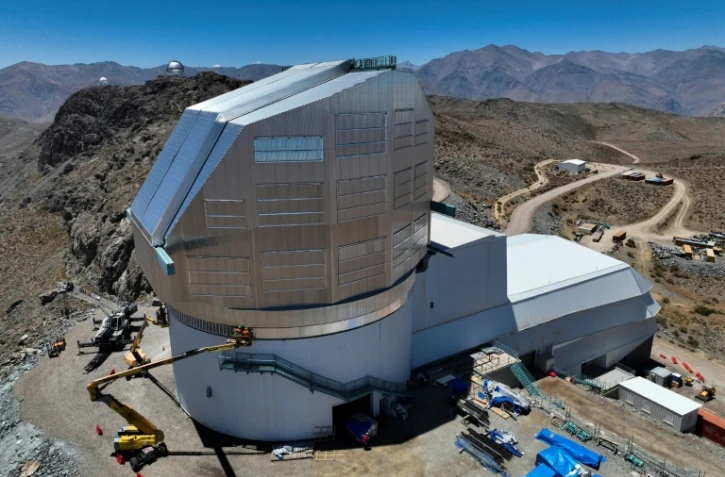 Vue aérienne de l'observatoire Vera C. Rubin sur le Cerro Pachon, dans la région de Coquimbo, au Chili, le 24 janvier 2024