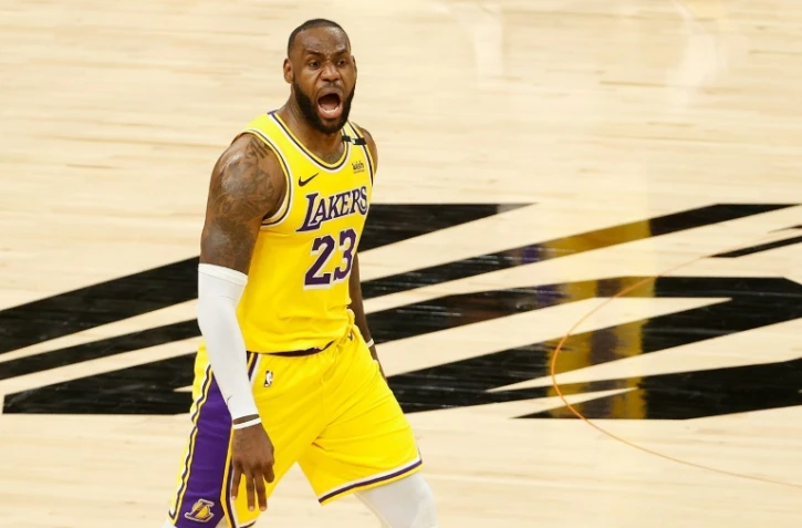 La star des Lakers LeBron James lors du deuxième match de sa série de play-offs contre les Suns, le 25 mai 2021 à Phoenix, Arizona