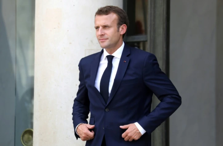 Le président français Emmanuel Macron sur le perron de l'Elysée le 6 juillet 2018