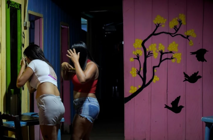 Patricia et Alejandra, deux Vénézuéliennes qui ont fui en Colombie, se prostituent pour survivre, le 11 octobre 2018 à Calamar