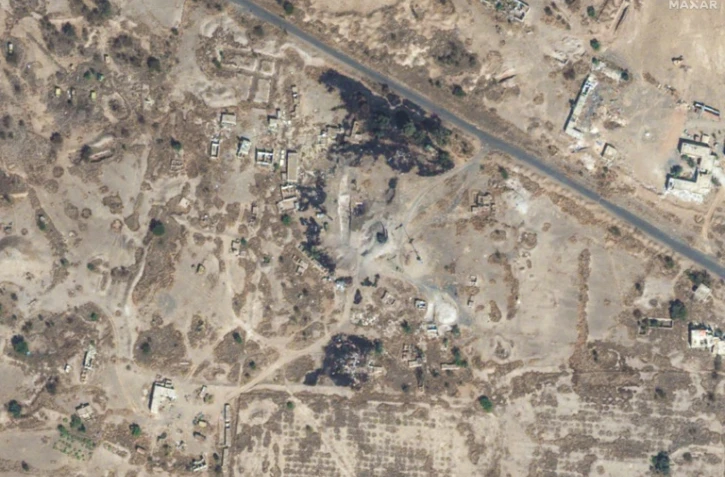 Photo satellite d'un site près de l'aéroport international de Sanaa au Yémen, le 12 janvier 2024, après les frappes américano-britanniques
