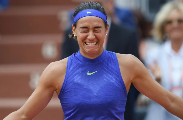 L'émotion de Caroline Garcia après sa victoire face à la Taïwanaise Su-Wei Hsieh, le 3 juin 2017 à Roland-Garros