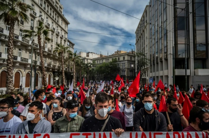 Manifestation à Athènes le 6 mai 2021 contre une réforme du travail controversée qui assouplit la réglementation sur le temps de travail
