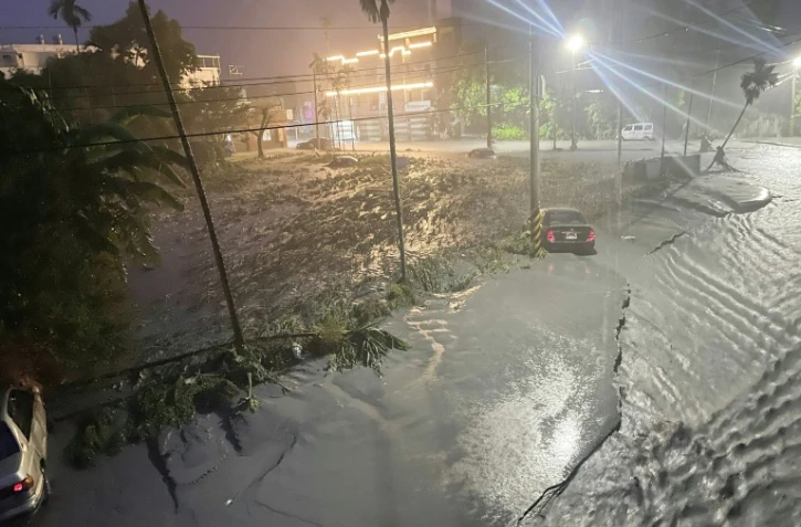 Inondation à Hualien, à Taïwan, après la rupture d'une digue naturelle pendant le passage du typhon Ragasa, le 23 septembre 2025